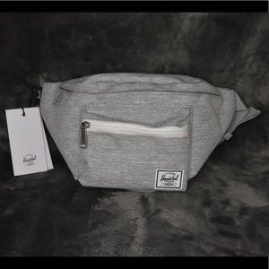 *NWOT* Herschel Fanny Pack